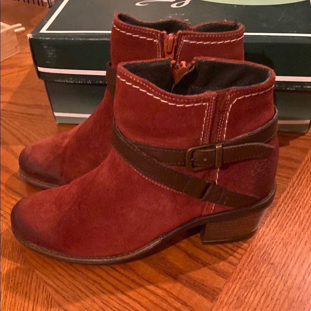 Brown Ankle Boots with Decorative Straps and Chunky Heel